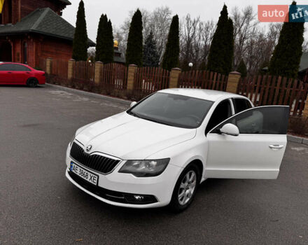 Белый Шкода Суперб, объемом двигателя 1.8 л и пробегом 428 тыс. км за 8999 $, фото 1 на Automoto.ua
