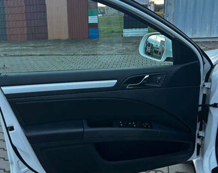 Шкода Суперб 2013 у Чернівцях на Automoto.ua Білий Шкода Суперб, об'ємом двигуна 1.8 л та пробігом 170 тис. км за 11800 $, фото 9 на Automoto.ua