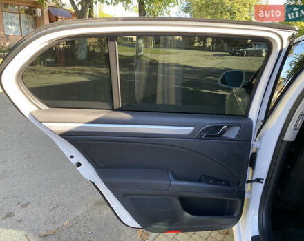 Белый Шкода Суперб, объемом двигателя 1.8 л и пробегом 250 тыс. км за 10800 $, фото 21 на Automoto.ua