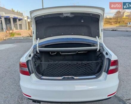 Белый Шкода Суперб, объемом двигателя 1.8 л и пробегом 140 тыс. км за 11300 $, фото 15 на Automoto.ua