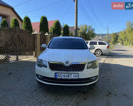 Белый Шкода Суперб, объемом двигателя 1.8 л и пробегом 259 тыс. км за 10700 $, фото 5 на Automoto.ua