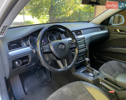 Белый Шкода Суперб, объемом двигателя 1.8 л и пробегом 250 тыс. км за 10800 $, фото 24 на Automoto.ua