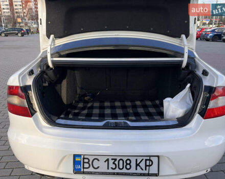 Белый Шкода Суперб, объемом двигателя 1.97 л и пробегом 298 тыс. км за 10200 $, фото 8 на Automoto.ua