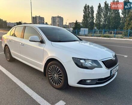 Белый Шкода Суперб, объемом двигателя 1.8 л и пробегом 196 тыс. км за 10500 $, фото 1 на Automoto.ua