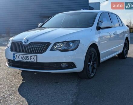 Белый Шкода Суперб, объемом двигателя 1.8 л и пробегом 140 тыс. км за 11300 $, фото 1 на Automoto.ua