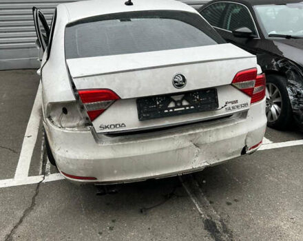 Шкода Суперб 2013 в Киеве на Automoto.ua Белый Шкода Суперб, объемом двигателя 1.97 л и пробегом 150 тыс. км за 3500 $, фото 3 на Automoto.ua