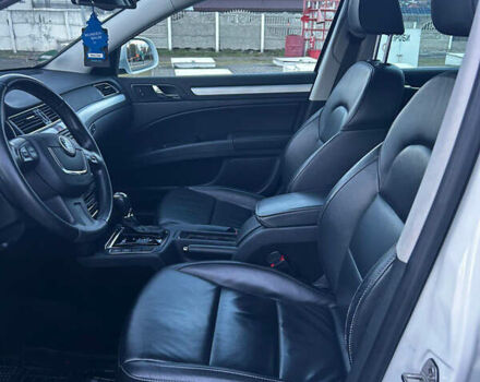 Шкода Суперб 2013 у Чернівцях на Automoto.ua Білий Шкода Суперб, об'ємом двигуна 1.8 л та пробігом 170 тис. км за 11800 $, фото 14 на Automoto.ua