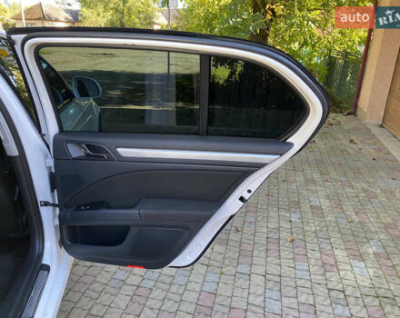 Белый Шкода Суперб, объемом двигателя 1.8 л и пробегом 250 тыс. км за 10800 $, фото 18 на Automoto.ua