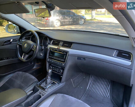 Белый Шкода Суперб, объемом двигателя 1.8 л и пробегом 250 тыс. км за 10800 $, фото 15 на Automoto.ua