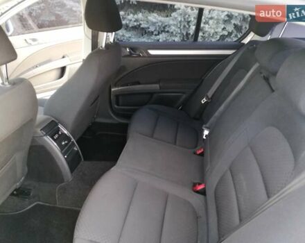 Білий Шкода Суперб, об'ємом двигуна 1.8 л та пробігом 162 тис. км за 11700 $, фото 12 на Automoto.ua