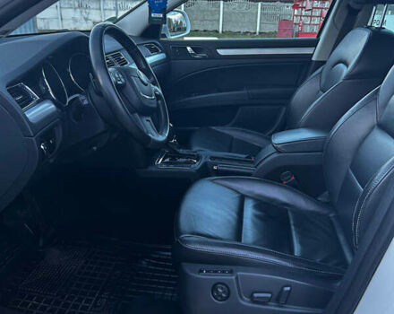 Шкода Суперб 2013 у Чернівцях на Automoto.ua Білий Шкода Суперб, об'ємом двигуна 1.8 л та пробігом 170 тис. км за 11800 $, фото 10 на Automoto.ua