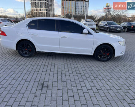 Белый Шкода Суперб, объемом двигателя 1.97 л и пробегом 298 тыс. км за 10200 $, фото 3 на Automoto.ua