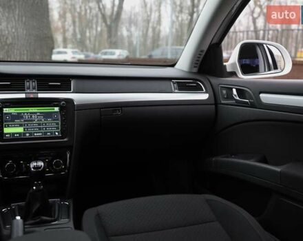 Белый Шкода Суперб, объемом двигателя 1.8 л и пробегом 162 тыс. км за 11500 $, фото 12 на Automoto.ua