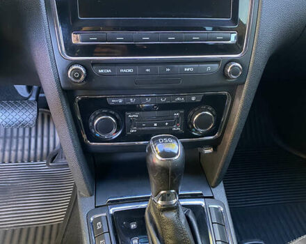 Белый Шкода Суперб, объемом двигателя 1.8 л и пробегом 250 тыс. км за 10800 $, фото 25 на Automoto.ua