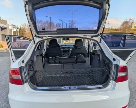 Белый Шкода Суперб, объемом двигателя 1.8 л и пробегом 140 тыс. км за 11300 $, фото 19 на Automoto.ua