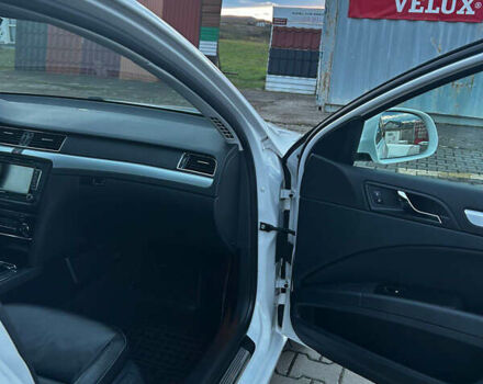 Шкода Суперб 2013 у Чернівцях на Automoto.ua Білий Шкода Суперб, об'ємом двигуна 1.8 л та пробігом 170 тис. км за 11800 $, фото 11 на Automoto.ua