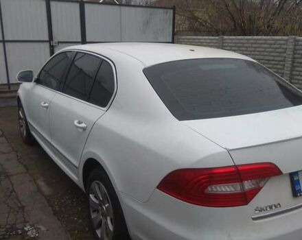 Белый Шкода Суперб, объемом двигателя 1.8 л и пробегом 170 тыс. км за 12500 $, фото 3 на Automoto.ua