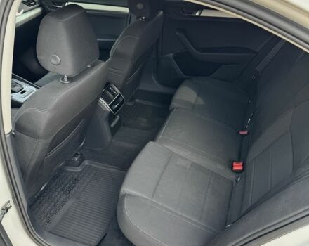 Белый Шкода Суперб, объемом двигателя 1.8 л и пробегом 170 тыс. км за 13500 $, фото 12 на Automoto.ua