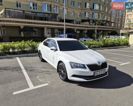 Белый Шкода Суперб, объемом двигателя 1.8 л и пробегом 250 тыс. км за 12000 $, фото 2 на Automoto.ua