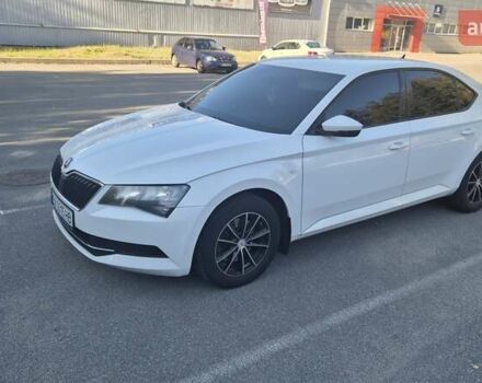 Білий Шкода Суперб, об'ємом двигуна 1.8 л та пробігом 250 тис. км за 12000 $, фото 5 на Automoto.ua