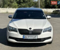 Белый Шкода Суперб, объемом двигателя 1.6 л и пробегом 280 тыс. км за 14500 $, фото 2 на Automoto.ua