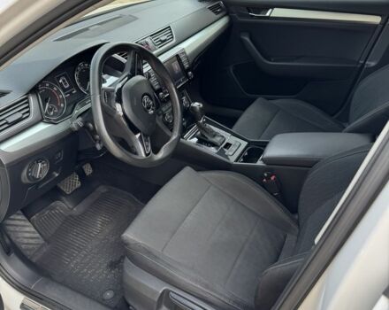 Белый Шкода Суперб, объемом двигателя 1.8 л и пробегом 170 тыс. км за 13500 $, фото 9 на Automoto.ua