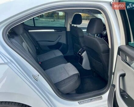 Білий Шкода Суперб, об'ємом двигуна 1.6 л та пробігом 220 тис. км за 15900 $, фото 35 на Automoto.ua