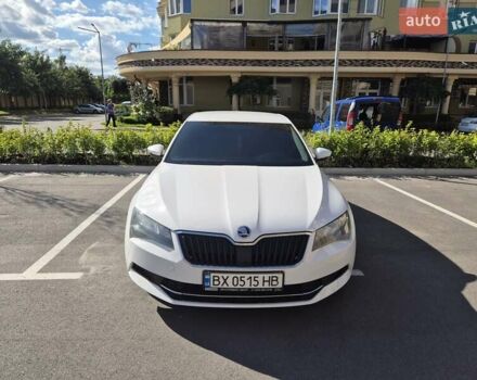 Белый Шкода Суперб, объемом двигателя 1.8 л и пробегом 250 тыс. км за 12000 $, фото 4 на Automoto.ua