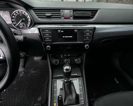 Белый Шкода Суперб, объемом двигателя 1.8 л и пробегом 258 тыс. км за 12999 $, фото 13 на Automoto.ua