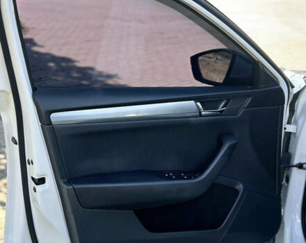 Белый Шкода Суперб, объемом двигателя 1.6 л и пробегом 280 тыс. км за 14500 $, фото 16 на Automoto.ua