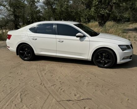 Белый Шкода Суперб, объемом двигателя 1.8 л и пробегом 170 тыс. км за 13500 $, фото 1 на Automoto.ua