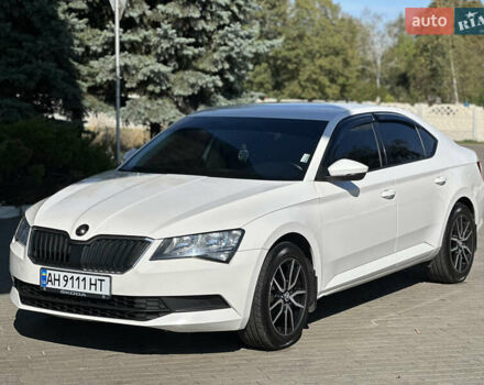 Белый Шкода Суперб, объемом двигателя 1.6 л и пробегом 280 тыс. км за 14500 $, фото 1 на Automoto.ua