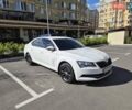Белый Шкода Суперб, объемом двигателя 1.8 л и пробегом 250 тыс. км за 11500 $, фото 1 на Automoto.ua