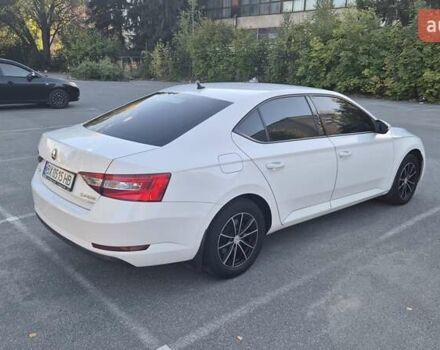 Білий Шкода Суперб, об'ємом двигуна 1.8 л та пробігом 250 тис. км за 12000 $, фото 9 на Automoto.ua
