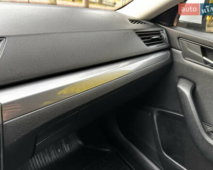 Белый Шкода Суперб, объемом двигателя 2 л и пробегом 255 тыс. км за 15500 $, фото 39 на Automoto.ua