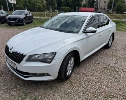 Белый Шкода Суперб, объемом двигателя 1.8 л и пробегом 187 тыс. км за 15200 $, фото 1 на Automoto.ua
