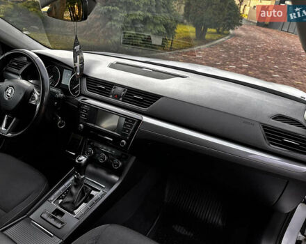 Белый Шкода Суперб, объемом двигателя 2 л и пробегом 255 тыс. км за 15500 $, фото 34 на Automoto.ua