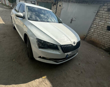 Белый Шкода Суперб, объемом двигателя 1.8 л и пробегом 209 тыс. км за 16500 $, фото 3 на Automoto.ua