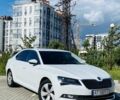 Белый Шкода Суперб, объемом двигателя 1.97 л и пробегом 249 тыс. км за 15999 $, фото 5 на Automoto.ua
