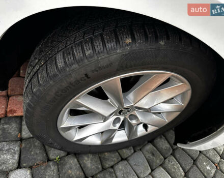 Белый Шкода Суперб, объемом двигателя 2 л и пробегом 255 тыс. км за 15500 $, фото 45 на Automoto.ua