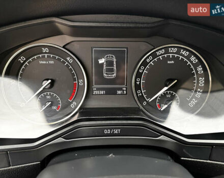 Белый Шкода Суперб, объемом двигателя 2 л и пробегом 255 тыс. км за 15500 $, фото 38 на Automoto.ua