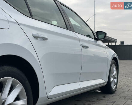 Белый Шкода Суперб, объемом двигателя 2 л и пробегом 255 тыс. км за 14999 $, фото 29 на Automoto.ua