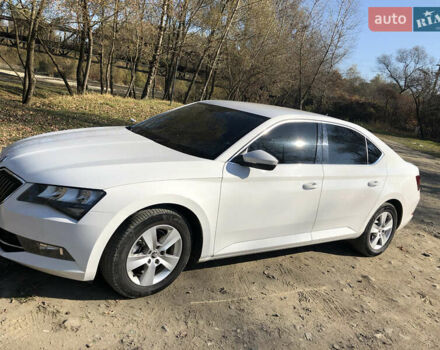 Белый Шкода Суперб, объемом двигателя 1.6 л и пробегом 280 тыс. км за 14500 $, фото 13 на Automoto.ua