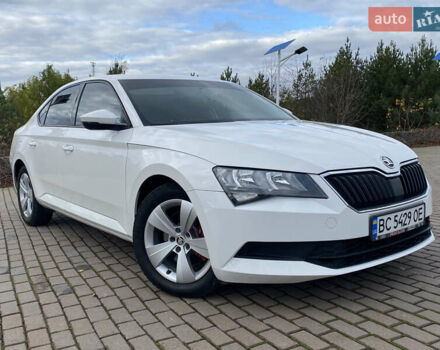 Білий Шкода Суперб, об'ємом двигуна 2 л та пробігом 210 тис. км за 13999 $, фото 11 на Automoto.ua