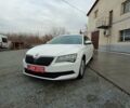 Белый Шкода Суперб, объемом двигателя 1.6 л и пробегом 172 тыс. км за 13300 $, фото 3 на Automoto.ua