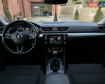 Белый Шкода Суперб, объемом двигателя 2 л и пробегом 248 тыс. км за 12900 $, фото 8 на Automoto.ua