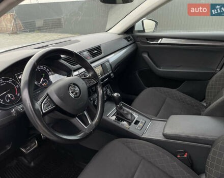 Белый Шкода Суперб, объемом двигателя 2 л и пробегом 255 тыс. км за 14999 $, фото 19 на Automoto.ua