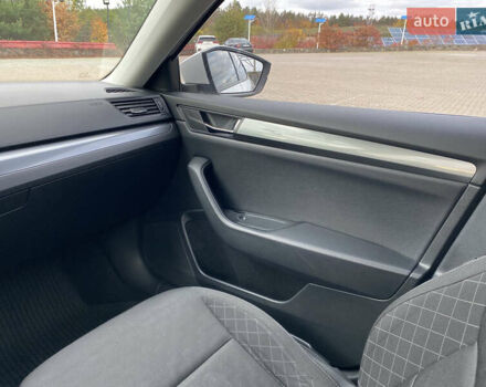 Білий Шкода Суперб, об'ємом двигуна 2 л та пробігом 212 тис. км за 13400 $, фото 26 на Automoto.ua