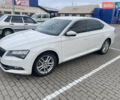 Белый Шкода Суперб, объемом двигателя 1.6 л и пробегом 280 тыс. км за 14500 $, фото 1 на Automoto.ua