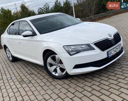 Білий Шкода Суперб, об'ємом двигуна 2 л та пробігом 210 тис. км за 13999 $, фото 10 на Automoto.ua